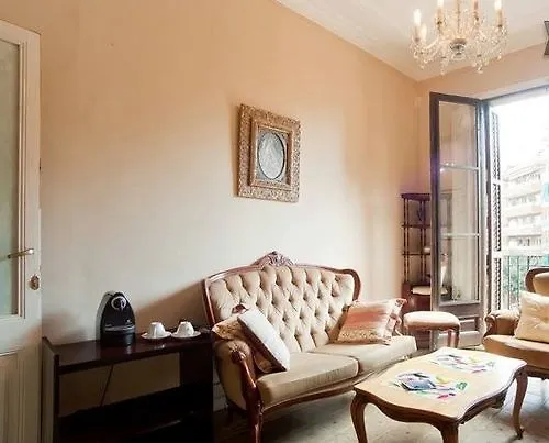 Casa Trianon Bed & Breakfast Barselona 2*,  İspanya