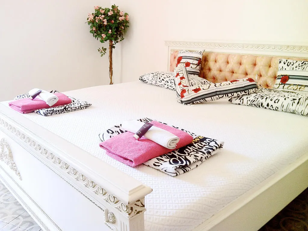 Casa Trianon Bed & Breakfast Barselona 2*,  İspanya