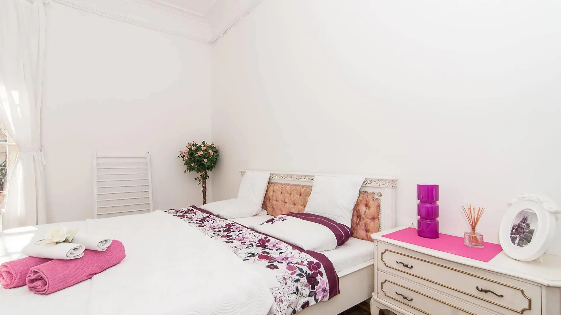Casa Trianon Bed & Breakfast Barselona 2*,